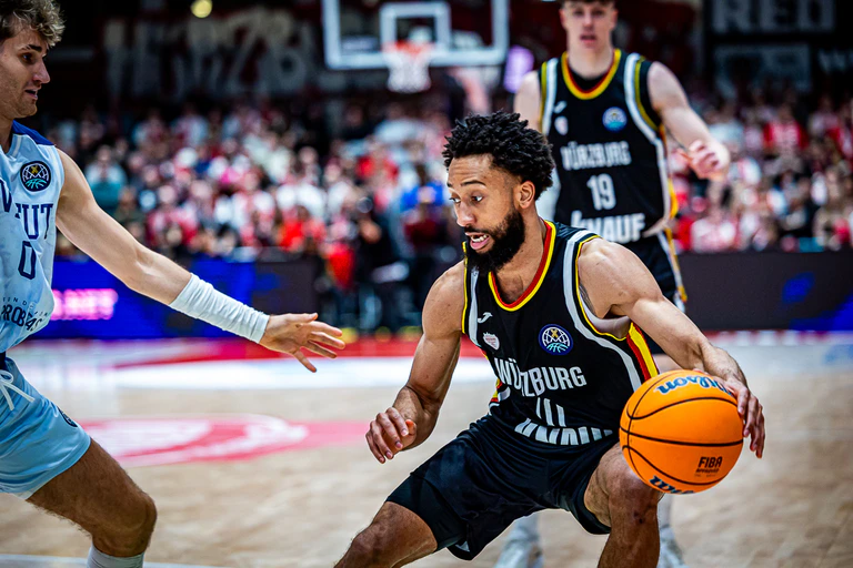 Fitness First Würzburg Baskets vs. Joventut Badalona — © Foto: Florian Hartmann