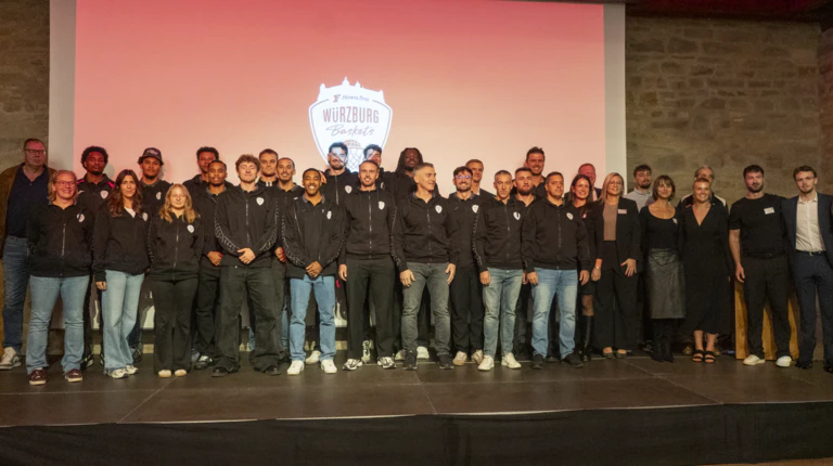 Würzburg Baskets Teamvorstellung 2026-2027 auf Gut Wöllried — © Foto: Verena Hirsch / Würzburg Baskets